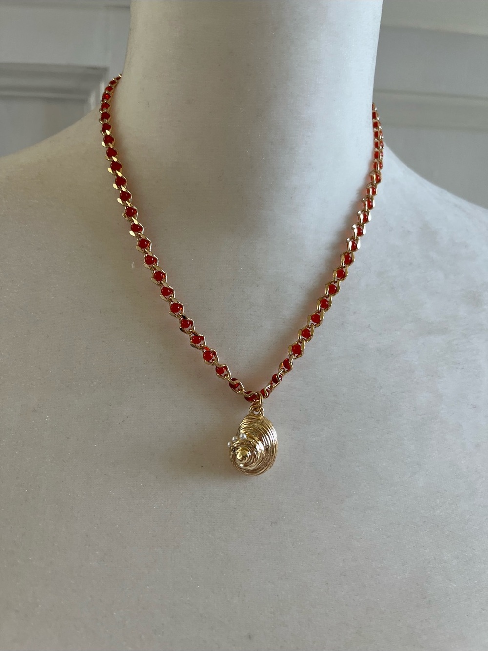 Ann Taylor Gold Chain Beaded Pendant Necklace — Fiery Sunset with Gold Shell